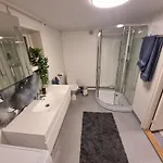 Small Cozy 3 Bed Apartmán
