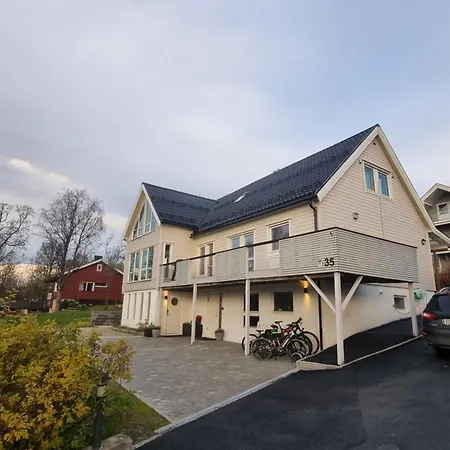 Small Cozy 3 Bed Tromso