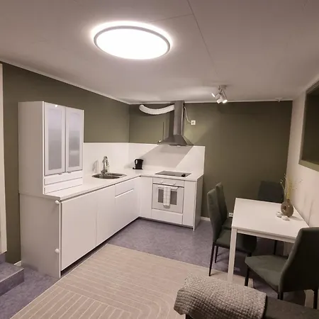 Small Cozy 3 Bed ترومسو