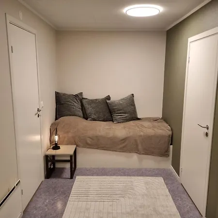 Small Cozy 3 Bed