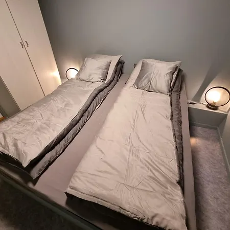 Small Cozy 3 Bed