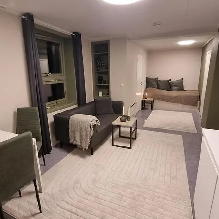 Small Cozy 3 Bed